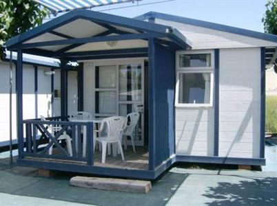 Camping y Bungalows Monmar