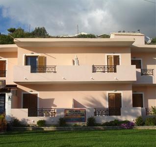 Houmis Studios & Apartments