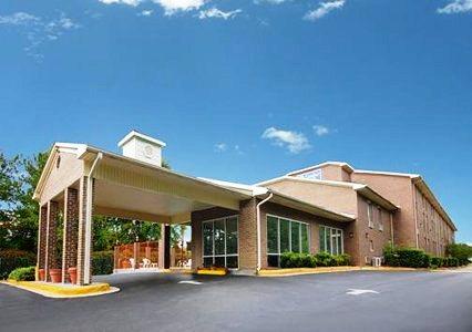 Econo Lodge Inn & Suites Ft Jackson