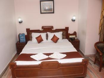 OYO Rooms Station Road Puri 2