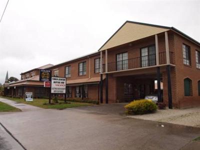 Holbrook Town Centre Motor Inn