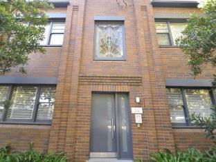 Randwick Self-Contained Modern Two-Bedroom Apartment 334HG