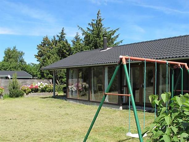 Three-Bedroom Holiday home in Gedser 2