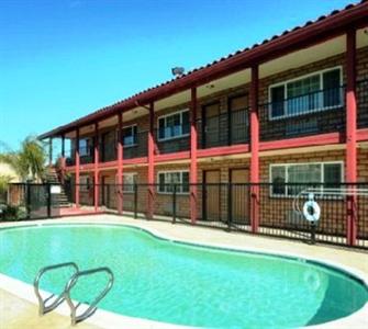 Econo Lodge Inn & Suites Near Legoland