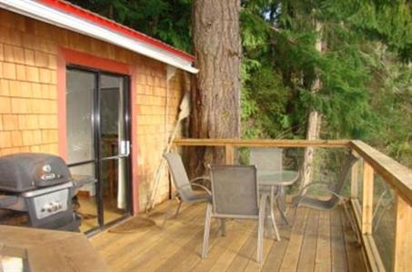 Gillies Bay Beachfront Cabin