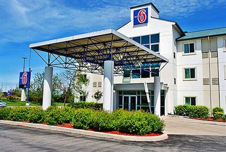 Motel 6 Toronto Bramton