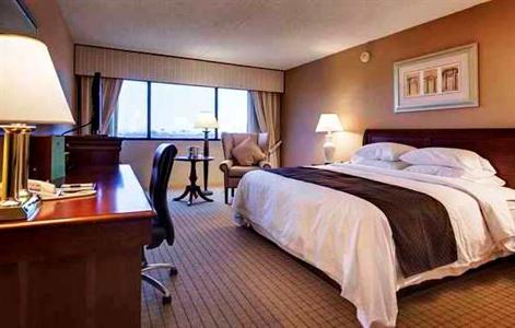 DoubleTree by Hilton Hotel Newark Airport