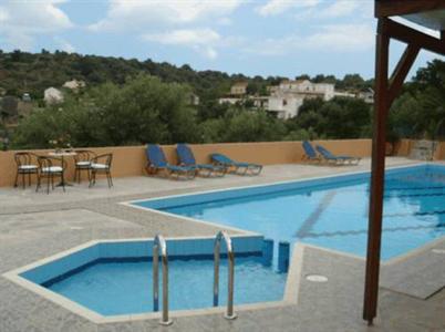 Halases Apartments Kryonerida