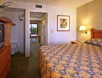 Ramada Inn & Suites Costa Mesa Newport Beach