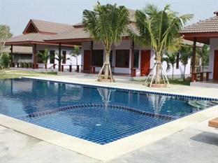 Waterside Resort Pran Buri