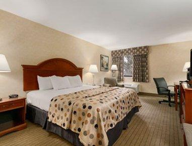 Baymont Inn & Suites Indianapolis West