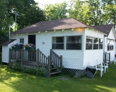 Plank Road Cottages & Marina