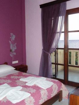 Asterias Studios & Apartments