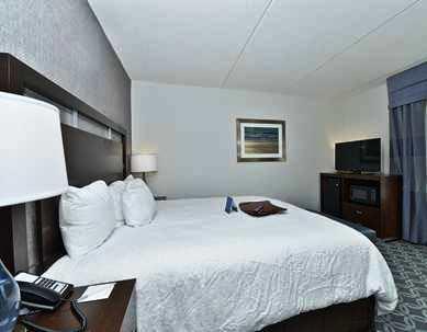 Hampton Inn & Suites Greensboro