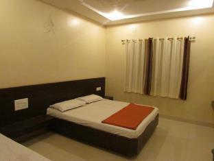 Hotel Sai Tirth