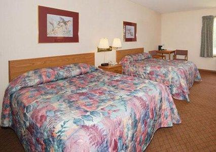 Econo Lodge Inn & Suites Menomonie