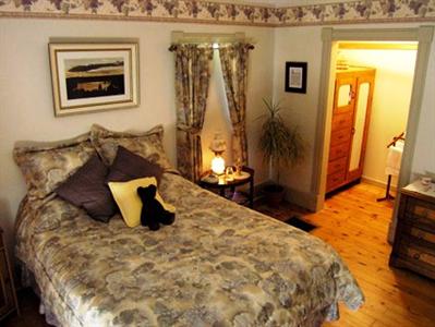 Savery House Bed & Breakfast