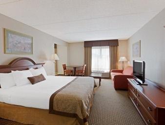 Wingate by Wyndham Charlotte Airport I-85 I-485