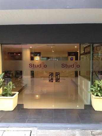 Studio Sukhumvit 18 by Icheck Inn