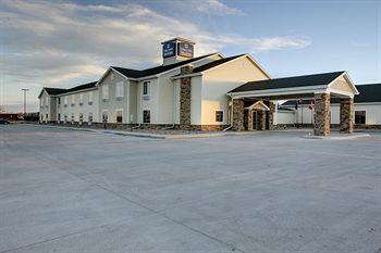 Cobblestone Hotel & Suites Broken Bow