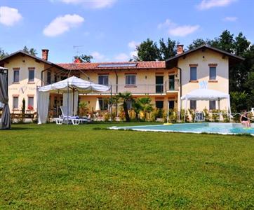 Cascina Vignole Farmhouse Montafia