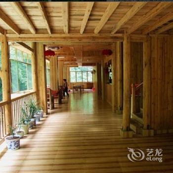 Longsheng hotspring youth inn