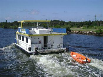 Boyds Bay Houseboat Holidays