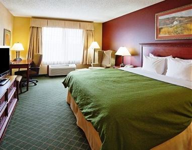 Country Inn and Suites St. Paul Northeast