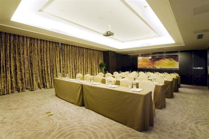 Nanjing New Town Hotel