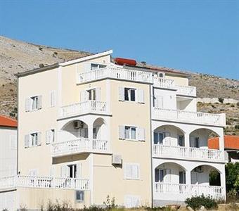 Apartments Barisic Seget Donji