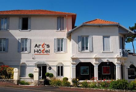 Art's Hotel