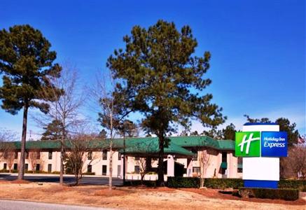 Holiday Inn Express Charleston Moncks Corner