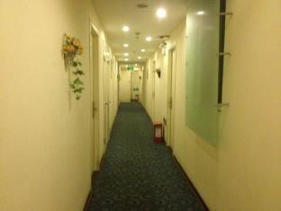 7 Days Inn Shanghai Xujiahui Longcao Road Subway Station Branch