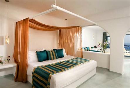 Absolute Bliss Imerovigli Suites
