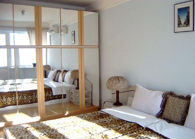 Ukrainian Hotel Service Apartments in Prospect Pobedy