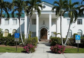 Clewiston Inn