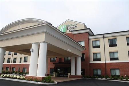 Holiday Inn Express & Suites Fairmont