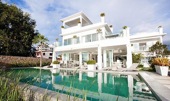 Na Jomtien Beachfront Villa