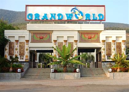 Grand World