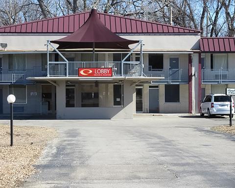 Econo Lodge Inn & Suites Salina