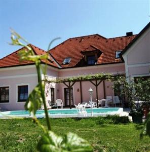 Bauernhof Weingut Gastehaus Zohrer