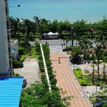 Youth Bean Family Hotel - Sanya