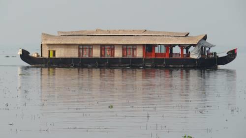 Rudra Houseboats