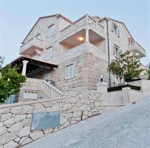 Barba Petra Dvori Apartments