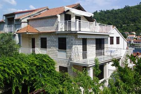Apartments Boris Brna