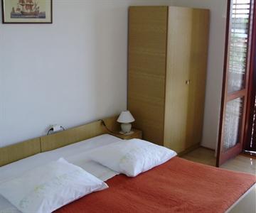 Lupis Apartments Loviste