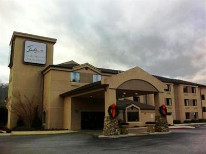 Smokey Mountain Inn & Suites