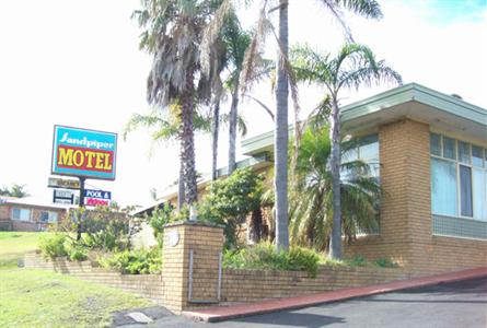 Sandpiper Motel