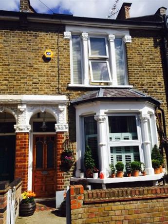 Homestay in Waltham Forest near South Woodford Tube Station