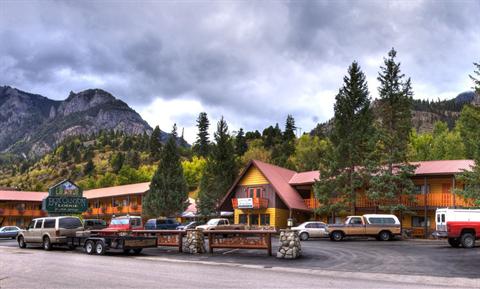 Box Canyon Lodge & Hot Springs